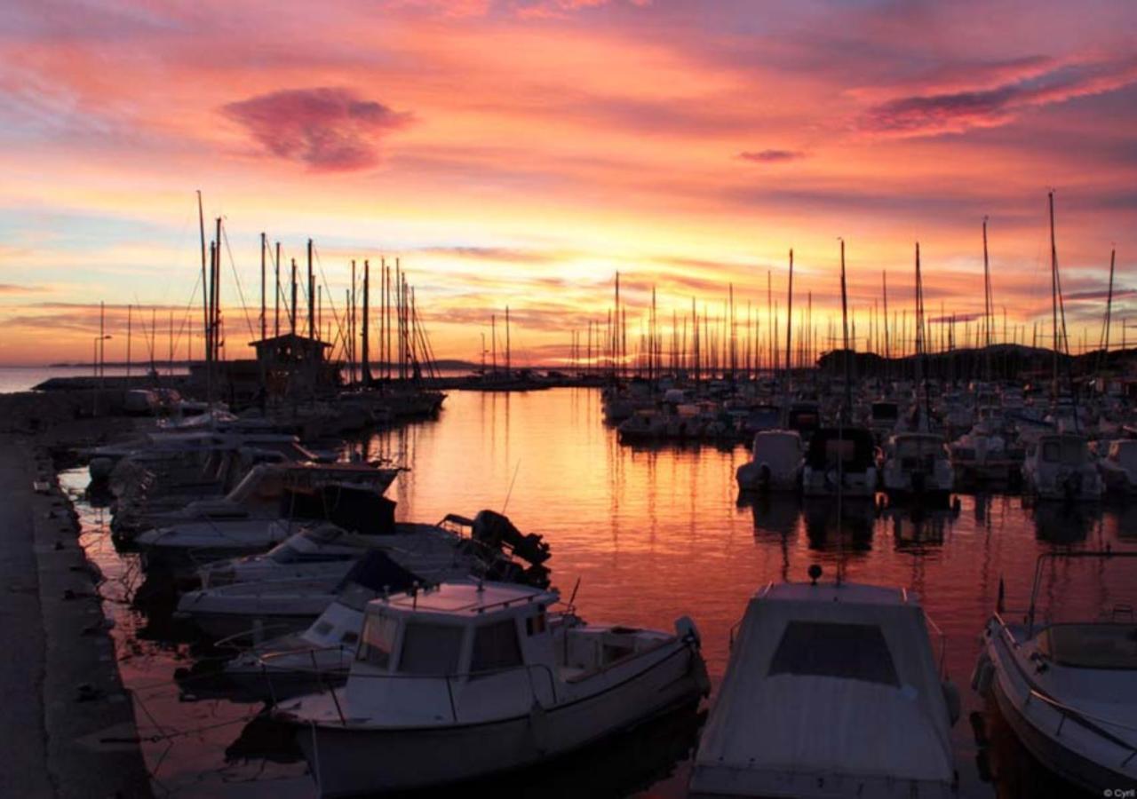 Mazet - A 300M De La Plage / Terrasse / Wifi / La Conciergerie Varoise La Londe-les-Maures ภายนอก รูปภาพ